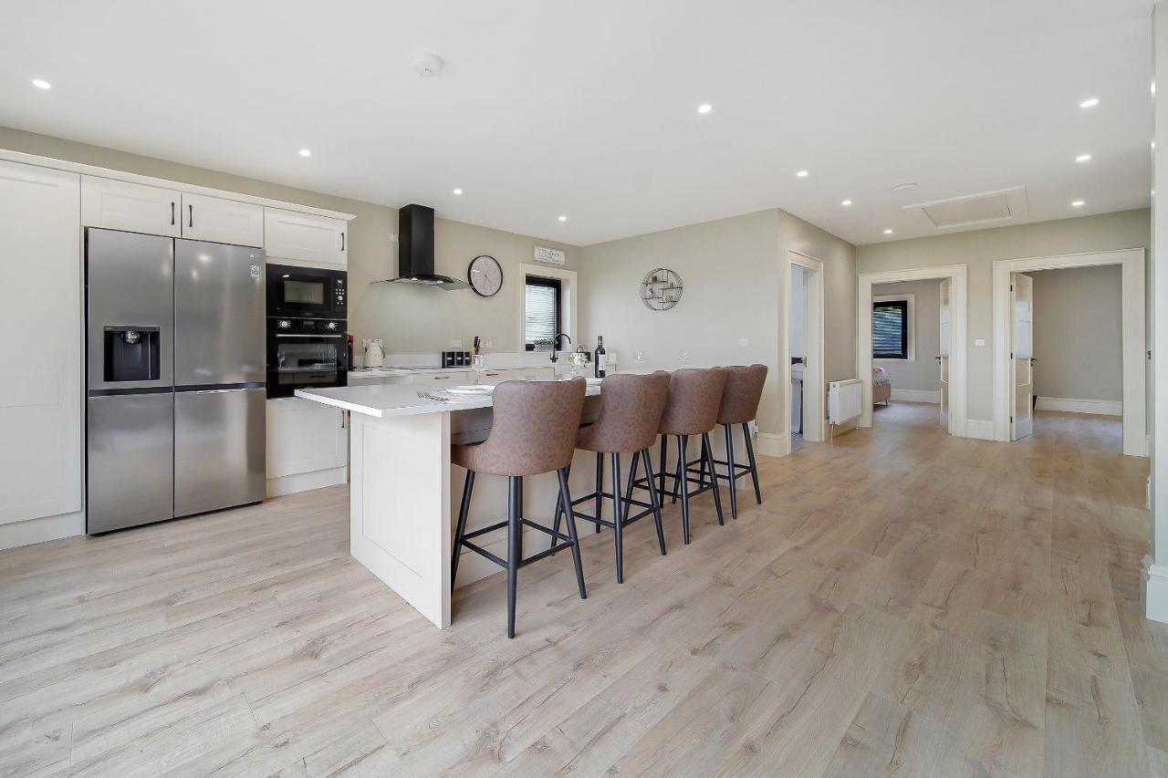 Seaview Lodge Apartment 'Sleeping 4 Guests' Rockstown Exterior foto