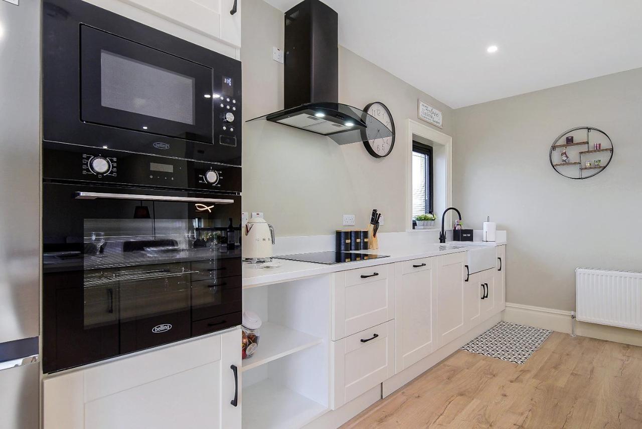 Seaview Lodge Apartment 'Sleeping 4 Guests' Rockstown Exterior foto