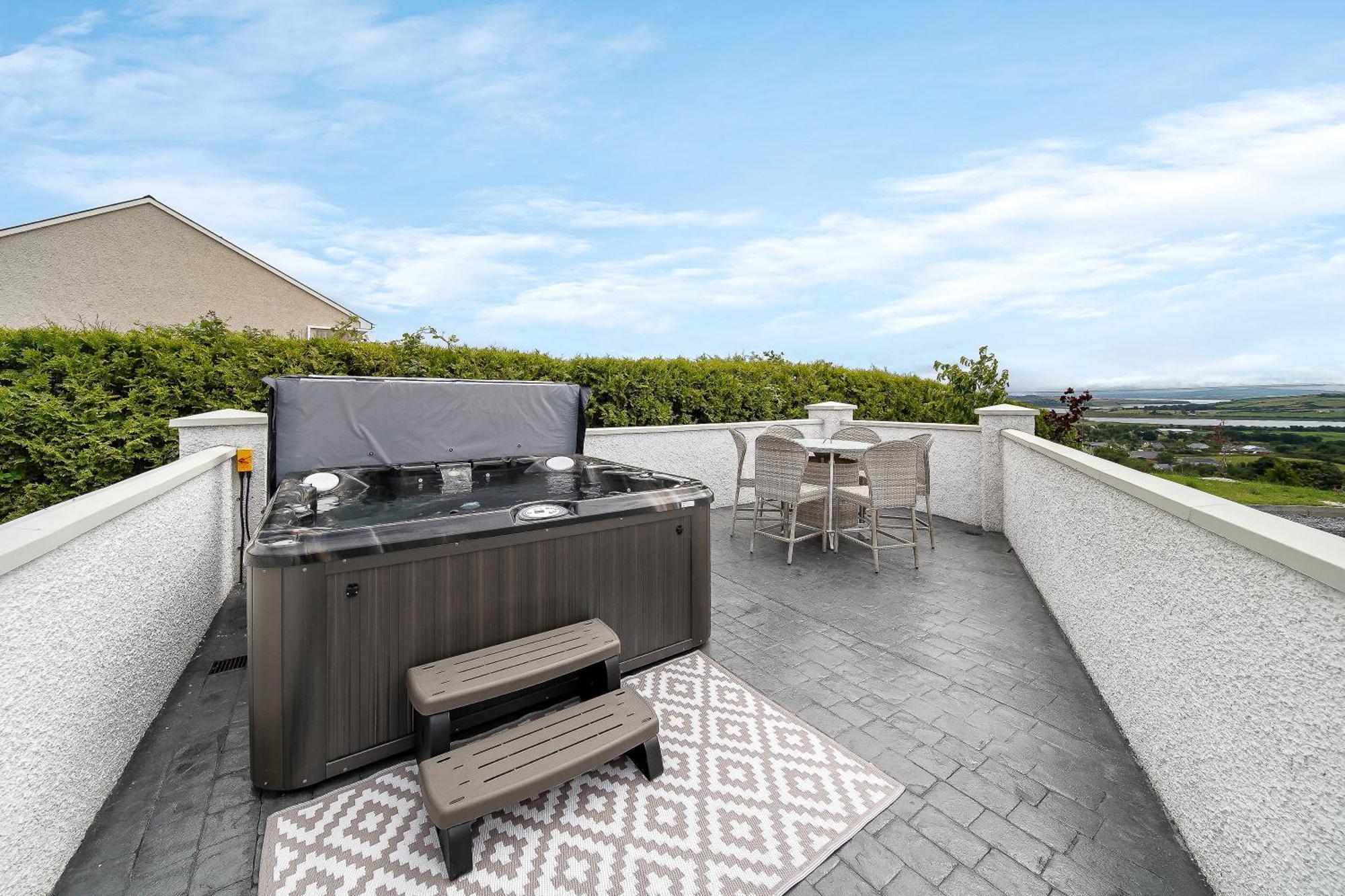 Seaview Lodge Apartment 'Sleeping 4 Guests' Rockstown Exterior foto